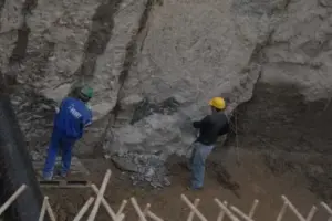 Отборно къртене на стена