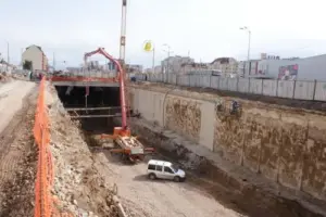 Крак кърти на открито