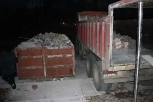 Пълен контейнер със строителен отпадък