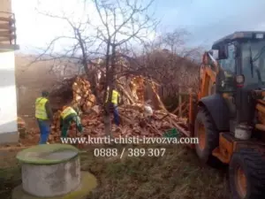 Събаряне на сграда с багер 7