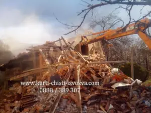 Събаряне на сграда с багер 8