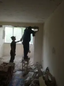 Човек кърти комин кърти дум